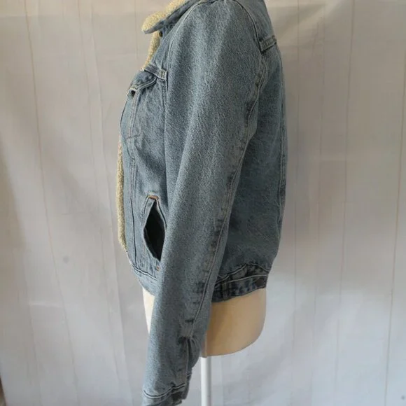 Levis Strauss & Co. women’s Jean Jacket size Medium With Sherpa Fleece Lining - Picture 13 of 16